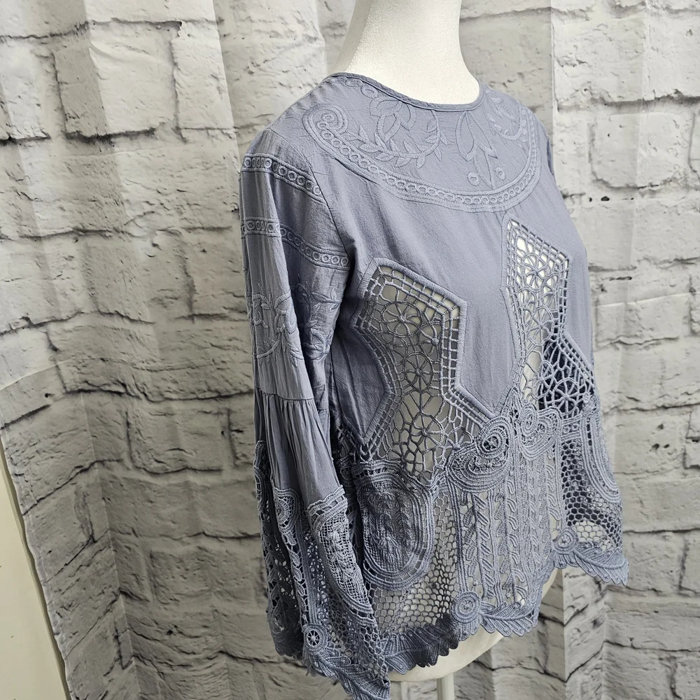 Altar’d state women Sz S crocheted lace bell sleeve 100% Cotton blouse top blue